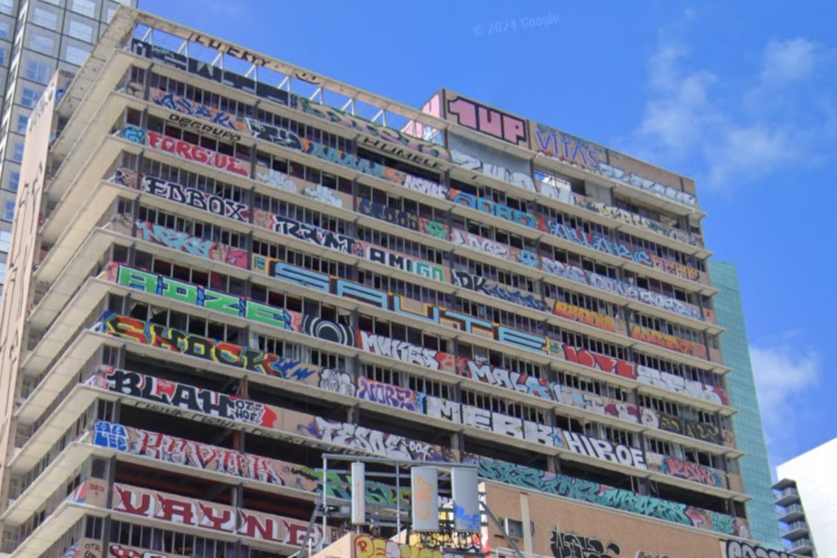 Demolition Underway For Infamous Graffiti Covered Building In Downtown