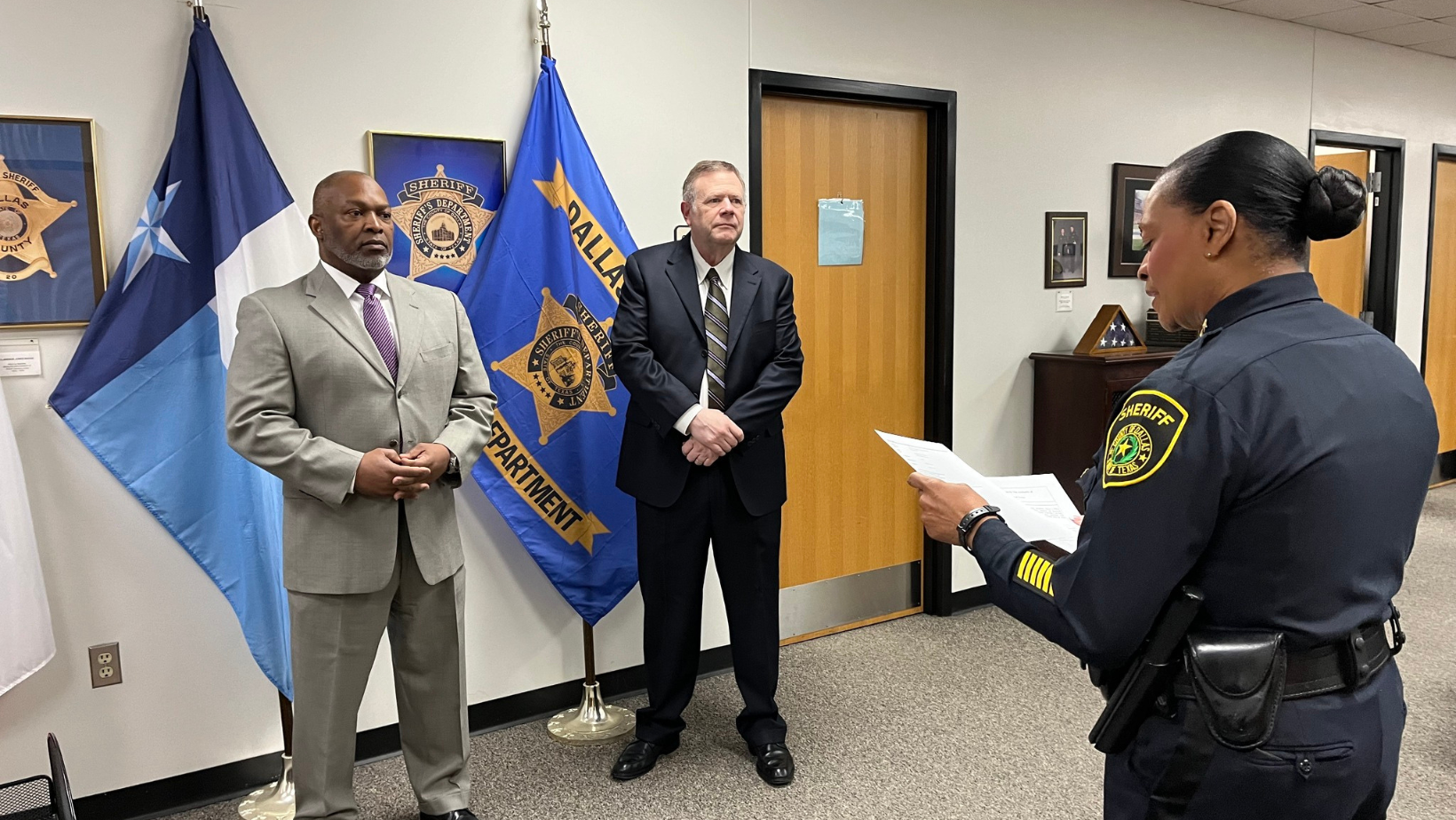 Dallas County Sheriff S Office Inducts Two Veteran Officers As New