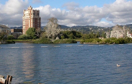 Free public WiFi coming to large sections of Oakland