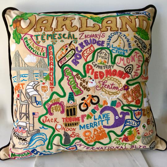 Oakland pillow