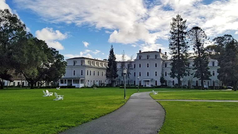 Judge halts Mills College merger with co-ed school