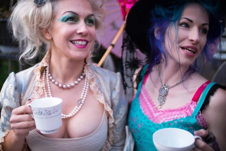 Bay Area Summertime Happenings 7/8-7/10: SF Mime Troupe, Victorian Oddities Market, more