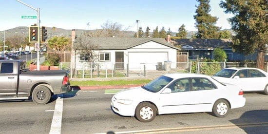 East San Jose home is an easy target for car crashes at off-ramp intersection, hit by vehicles 23 times