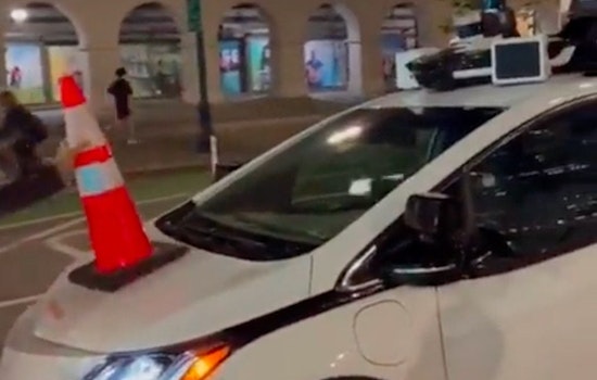 Upset Citizens Attempt to Impede Self-Driving Cars With Orange Cones; Waymo & Cruise Seem to Confirm this Works