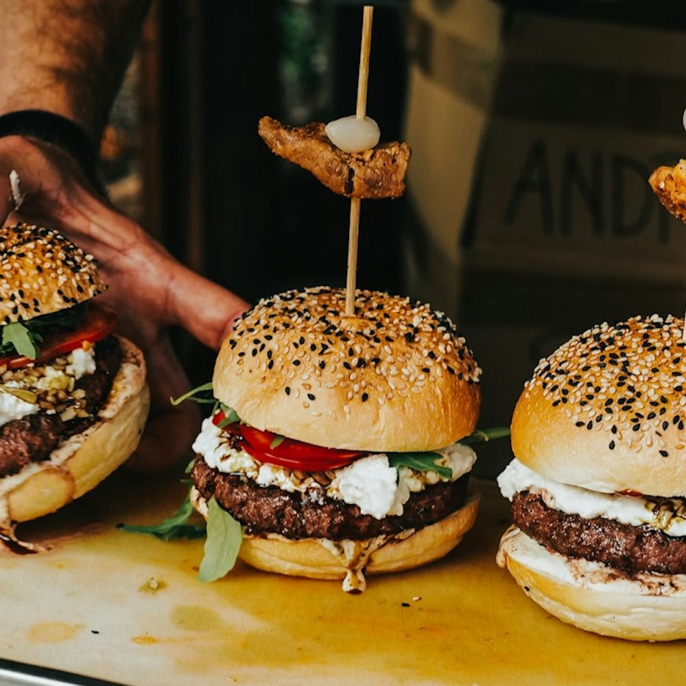 21 Best Chicago Hamburgers That Burger Connoisseurs Should Hit Up in 2023