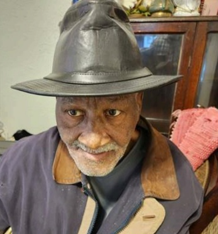 90-Year-Old Man Charles Downs Missing in Chicago