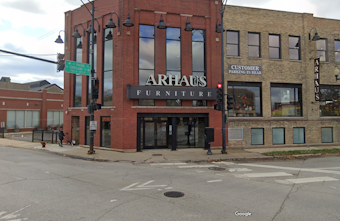 Chicago Makes History as Tipped Workers to Earn Full Minimum Wage by
