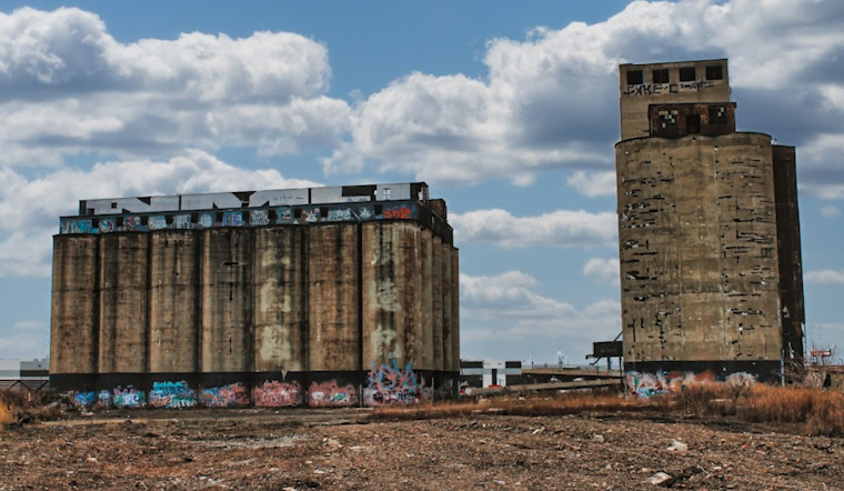 Army Corps Puts Chicago's Damen Silo Demolition Plans Under Review