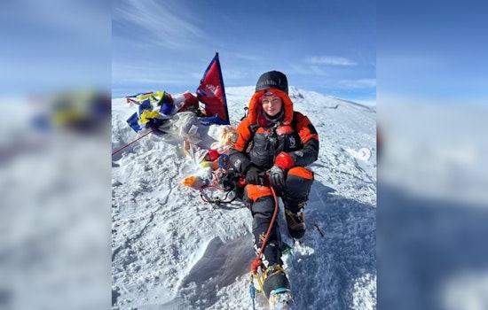 Avalanche on Mount Shishapangma Claims Lives of American Climber and Nepalese Guide, Two Still Missing