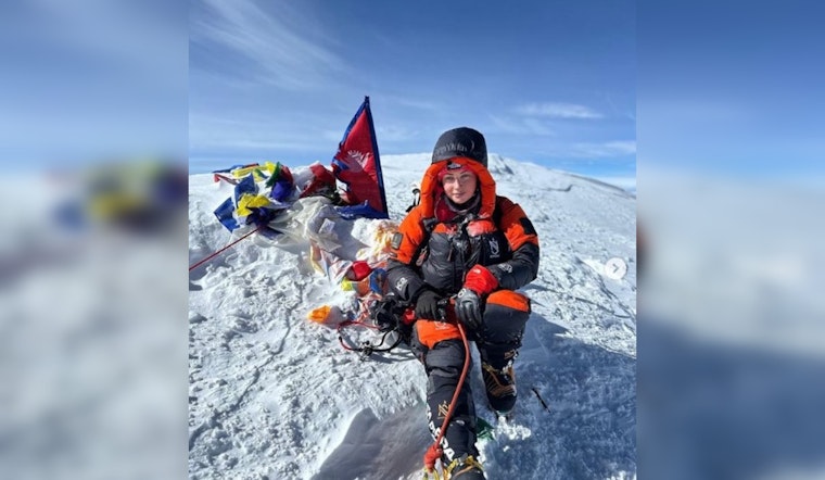 Jinsiy kiyimlarda katta kokrakli seksual osiyolik ayol Vagina hajmini qanday kamaytirish mumkin