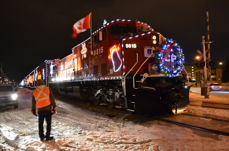 Canadian Pacific Holiday Train Chugs into Chicago & Wisconsin, Spreading Joy & Supporting Local Food Banks