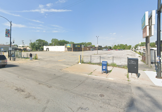 Chicago City Council Committee Approves Donated Land for Winterized Asylum-Seeker Hub Amid Mixed Reactions