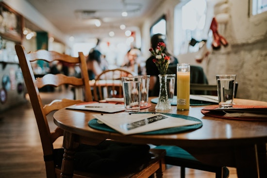Chicago Eateries Grapple with Surcharges: Necessary Evil or Betrayal of Trust?