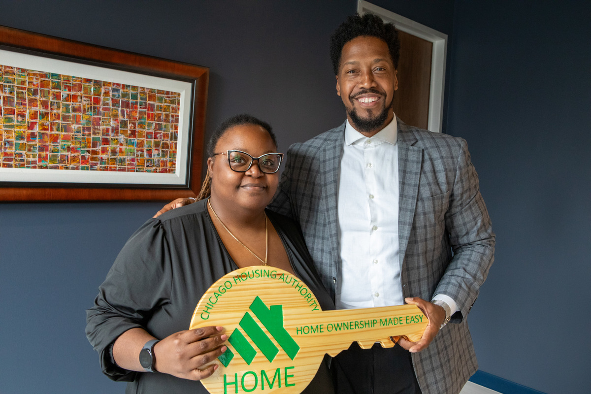 Chicago Housing Authority Aids Aspiring Homeowners with Down Payment