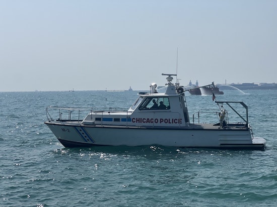 Chicago Police Marine Unit Rescues Sailboat