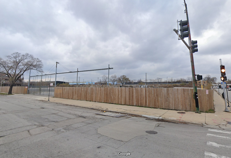 Brighton Park Tent City for Migrants Raises Pollution Concerns in Chicago