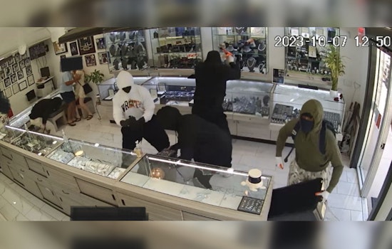Daring Robbery at Manhattan Beach Prestige Jewelers, Swift Arrest Made