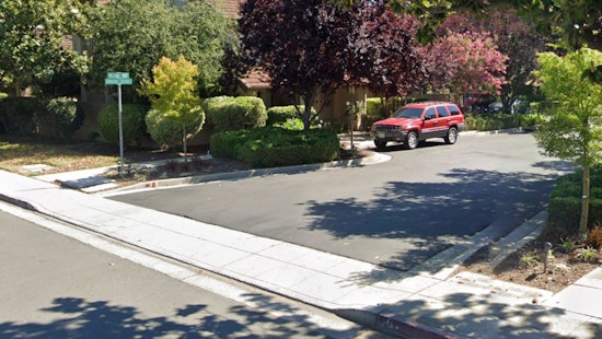 Fire Engulfs Mountain View Townhomes, Quick Response Saves Lives