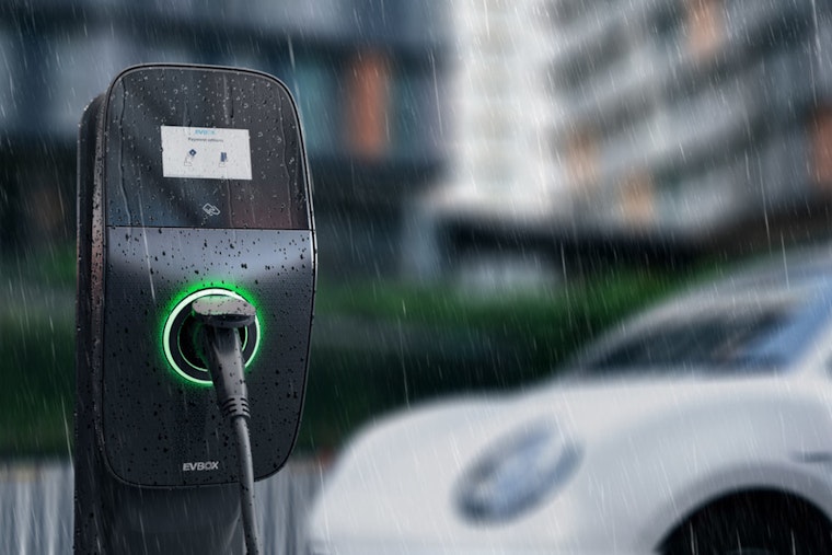 Illinois Electrifies the Future: Gov. Pritzker & EVBox Unveil Fast-Charging Station, Bolster Emission Reduction Efforts
