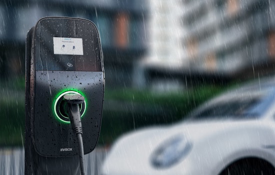 Illinois Electrifies the Future: Gov. Pritzker & EVBox Unveil Fast-Charging Station, Bolster Emission Reduction Efforts