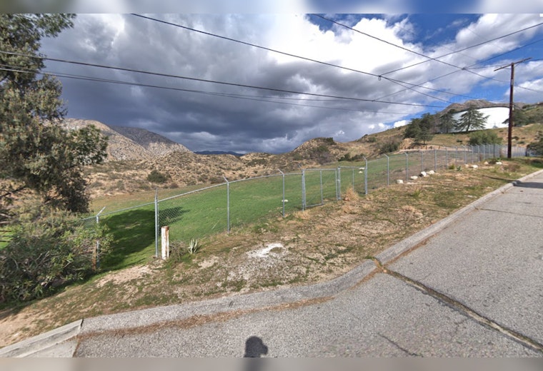 LA Fire Departments Quickly Contain Tujunga Canyon Brush Fire