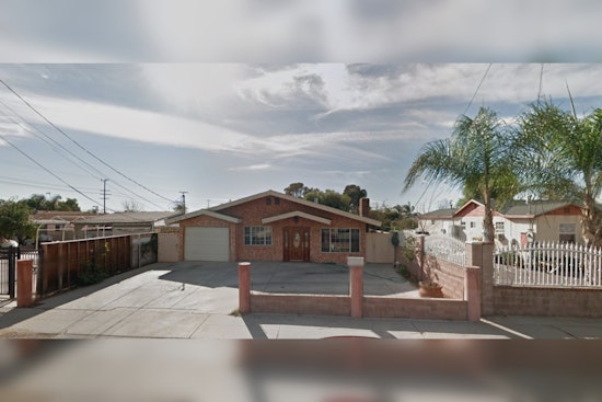 Los Angeles Blaze Swiftly Engulfs Pacoima Home as LAFD Takes On Fire in Record Time