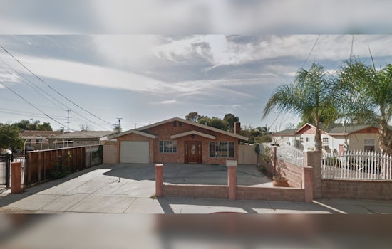 Los Angeles Blaze Swiftly Engulfs Pacoima Home as LAFD Takes On Fire in Record Time
