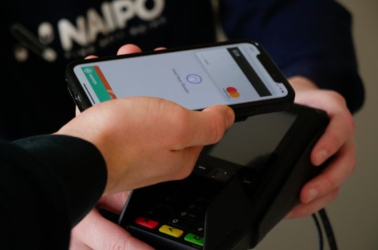 Los Angeles City Council Advances Ban on Cashless Retail for Economic Inclusivity