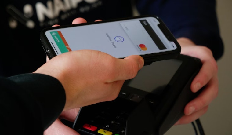 Los Angeles City Council Advances Ban on Cashless Retail for Economic Inclusivity