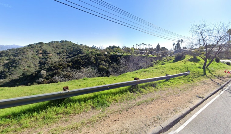 Los Angeles Fire Department Conducts Daring Cliff Rescue Operation in Beverly Crest