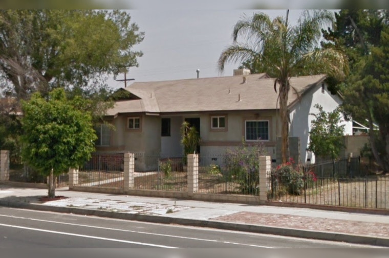 Los Angeles Fire Department Extinguishes Home Blaze in Arleta, Reuniting Unharmed Pet with Owners