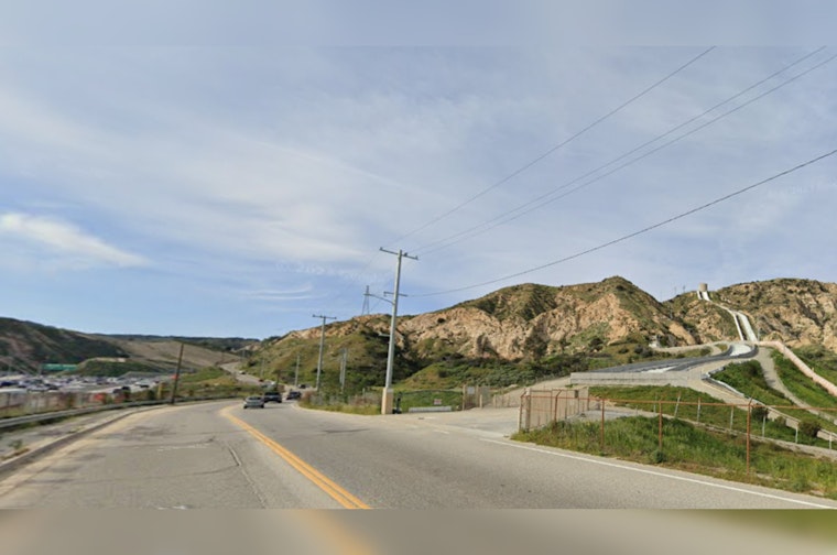 Los Angeles Firefighters Act Swiftly to Control Sylmar Brush Fire