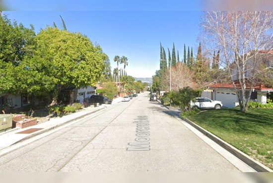 Los Angeles Firefighters Quell West Hills Brush Fire in Swift Effort