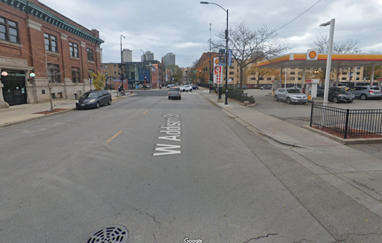 Man Injured in Late-Night Lake View Stabbing; Attacker Still at Large in Chicago