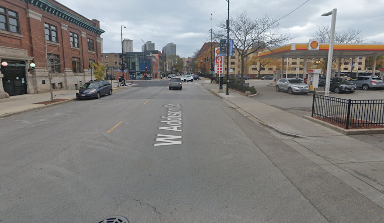Man Injured in Late-Night Lake View Stabbing; Attacker Still at Large in Chicago