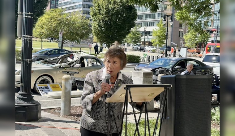Pro-Palestinian Protesters Occupy Rep. Schakowsky's Skokie Office Near Chicago, Seek Support for Congressional Resolutions