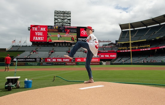 San Diego Man Without Arms Completes Inspiring Tour of All MLB Stadiums, From Seattly to Miami