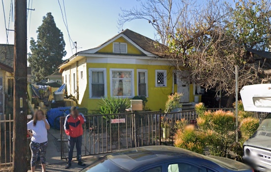 Tragic Blaze Claims Life in Central-Alameda Neighborhood, Los Angeles Fire Department Investigates