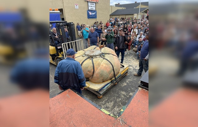Minnesota Man's Record-Breaking 2,749-Pound Pumpkin "Michael Jordan" Wins $30,000 Prize in Half Moon Bay at California Championship