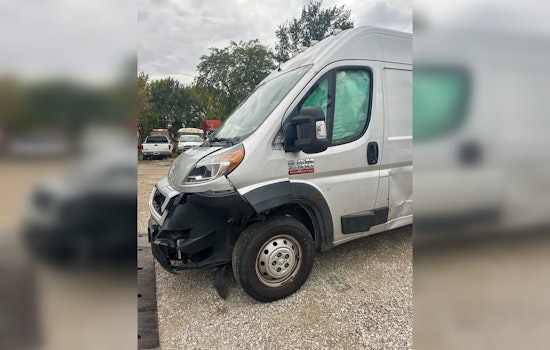Wright-Way Rescue Van Collides with Wildlife Near Nashville, Jeopardizing Animal Transport Efforts