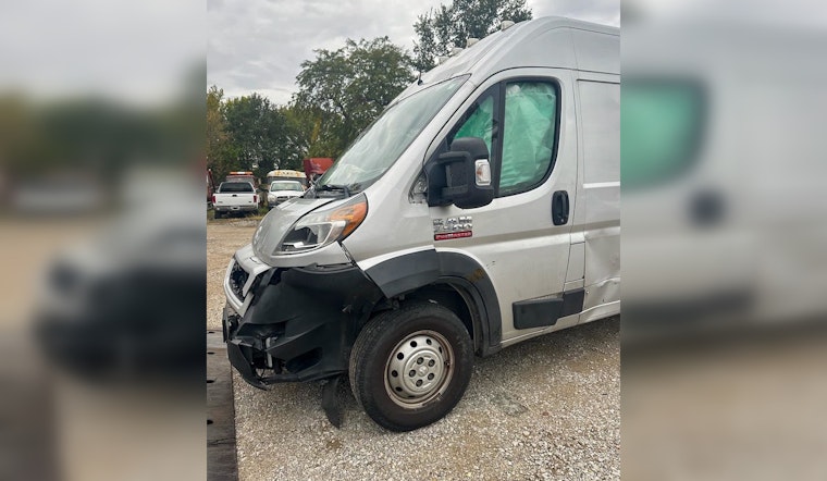 Wright-Way Rescue Van Collides with Wildlife Near Nashville, Jeopardizing Animal Transport Efforts