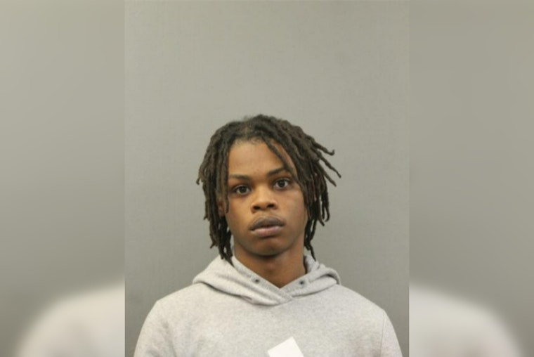 18-Year-Old Teen Charged with Robbery in Chicago