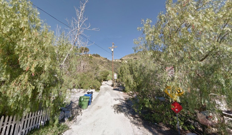 A Suspenseful Situation Unfolds on Graveyard Road as LAFD Air Ops Courageously Rescue a Stranded Hiker to Safety in Tujunga