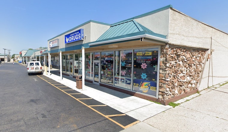 Armed Bandits Blitz Local Biz in Predawn Pilfer Spree in Chicago Lawn Area