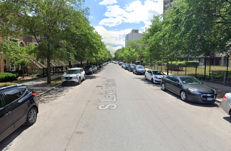 Armed Robbers Target Pizza Delivery Workers in Chicago's 002nd District