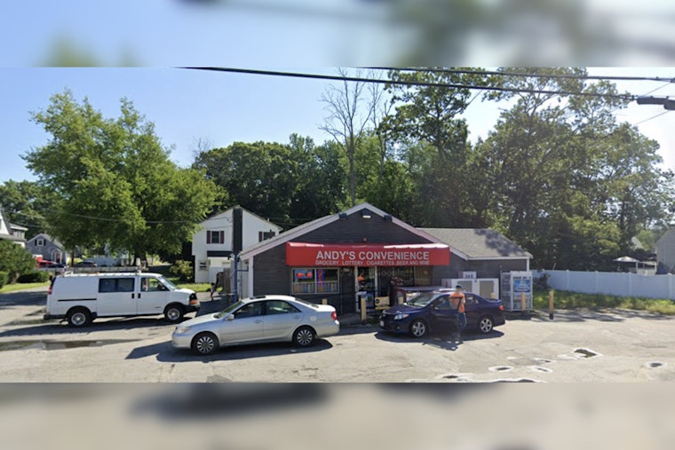 Tewksbury Police investigate armed robbery at convenience store