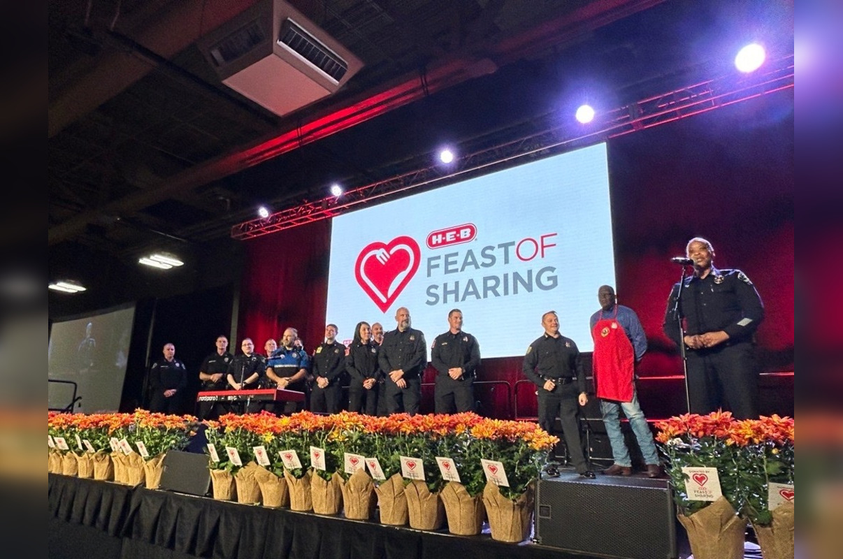 Austin Police Serve Up Solidarity at Annual HEB Feast of Sharing