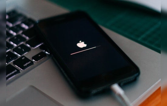 Beware the iOS 17.1 'NameDrop' Menace, Massachusetts Police Caution iPhone Users of Privacy Snafu