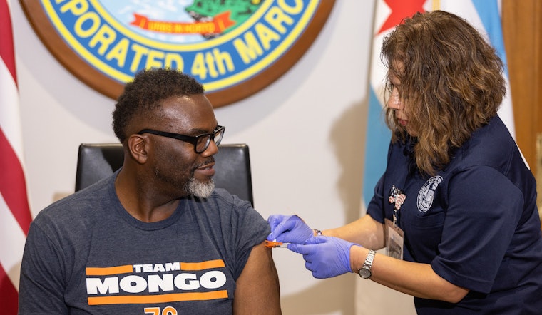 Chicago Mayor Johnson Gets Vaccinated, Urges Double Defense Against COVID-19 and Flu Season