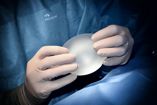 Chicago Medics' Chest Move: Double-Lung Transplant Uses Breast Implants to Save Smoker's Life